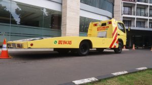 Jasa derek towing derek mobilindo 081385550003